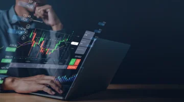 ٥ طرق لتحسين كفاءة التداول باستخدام روبوتات التداول الآلي بالذكاء الاصطناعي